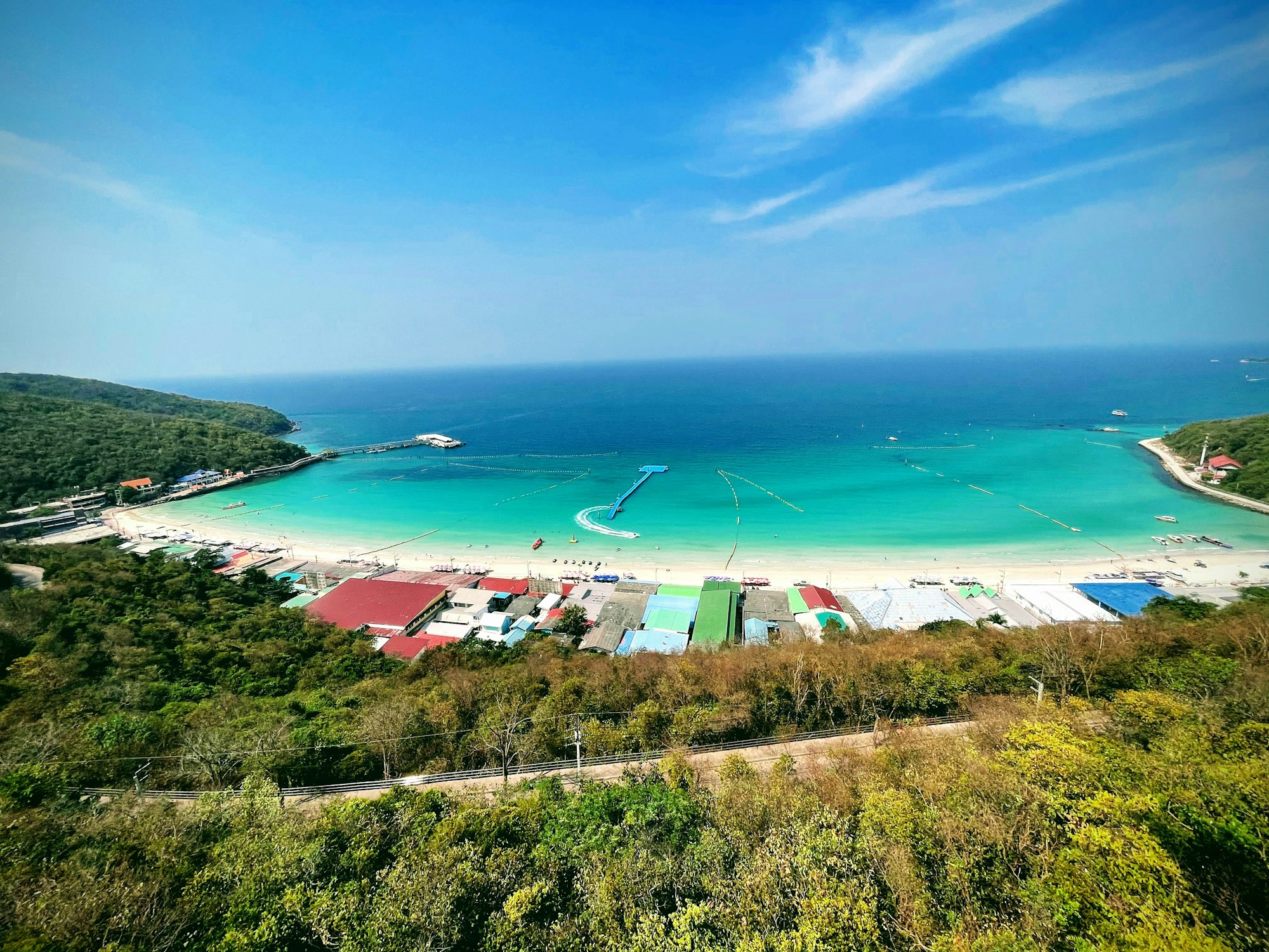 Tropical coastline near Koh Larn