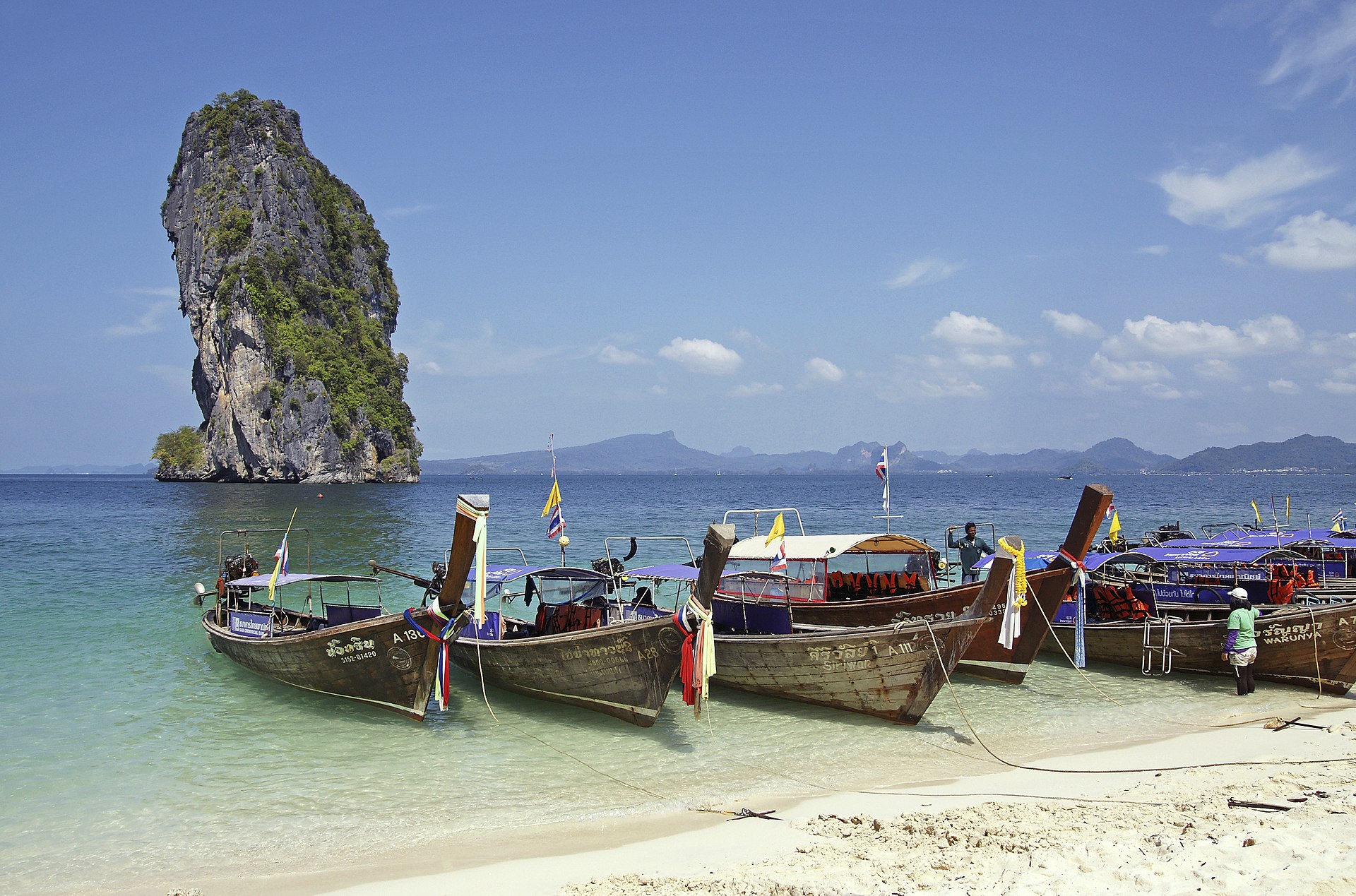 Koh Poda beach and limestone stack