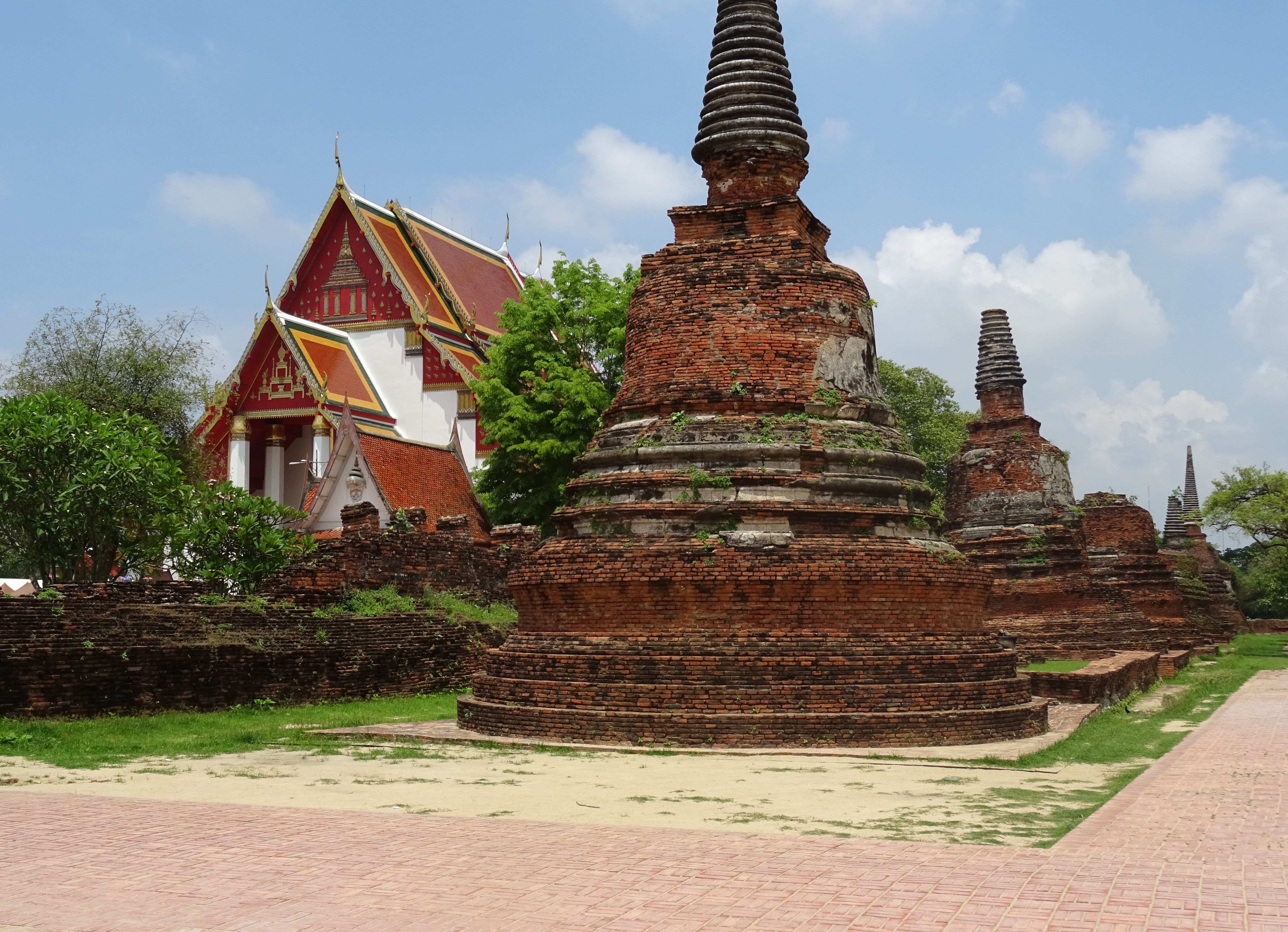 Wat Phra Si Sanphet grounds